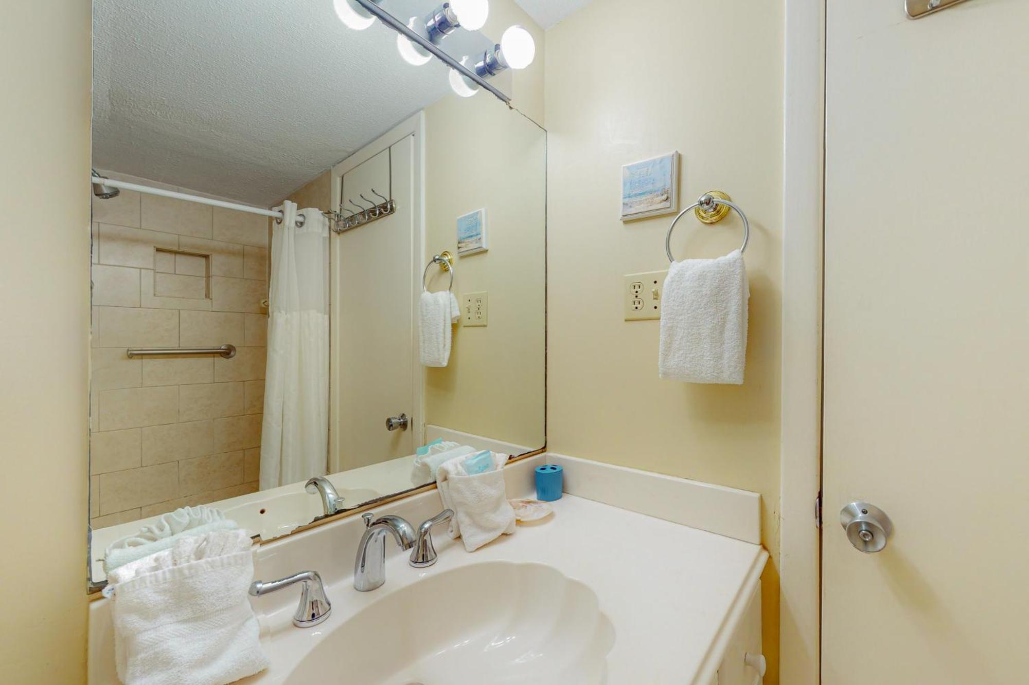 Latitude Condos Panama City Beach Chambre photo
